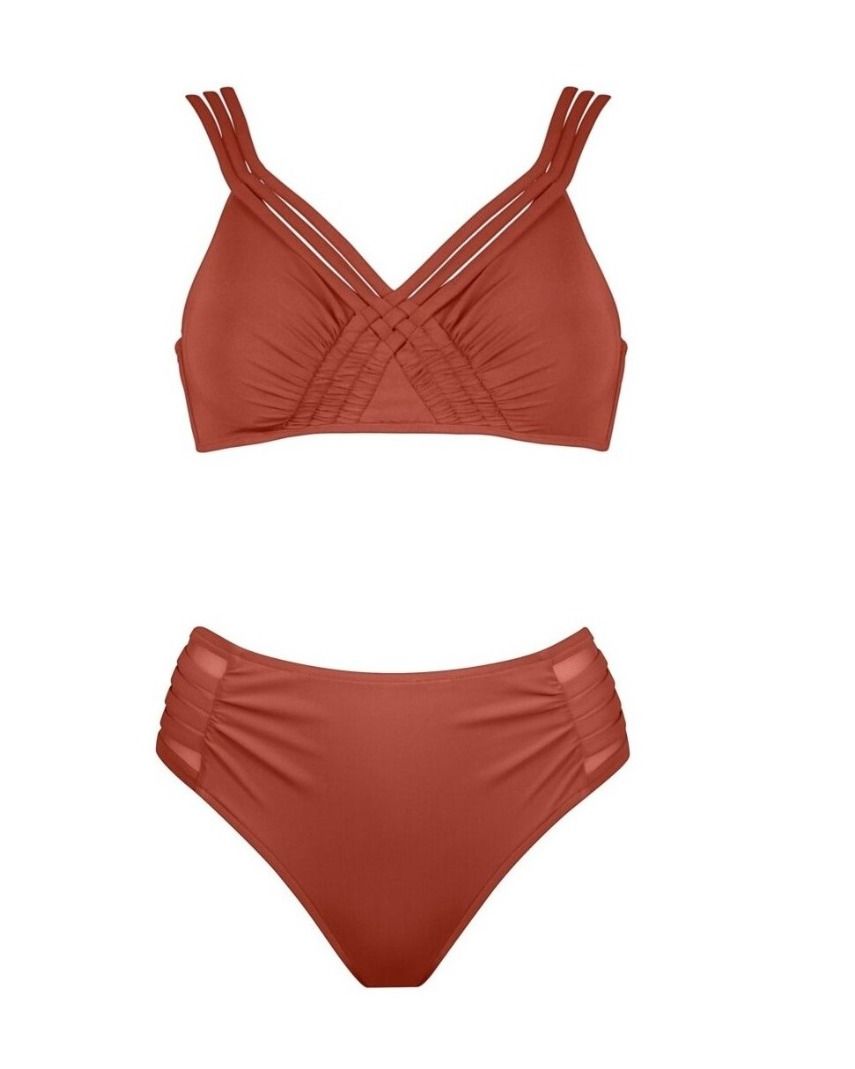 Bikini realizzato in pregiata lycra lucida con banda frontale valorizzata da lavorazione a punto smock al centro, per un maggior sostegno e dall’effetto snellente Composizione: 72% Poliammide, 28% ElastanVarianti: nero, terraConsigliato lavaggio a mano