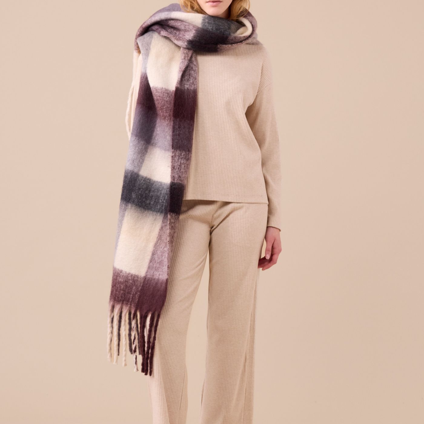 Sciarpone in Poliestere con Frangia