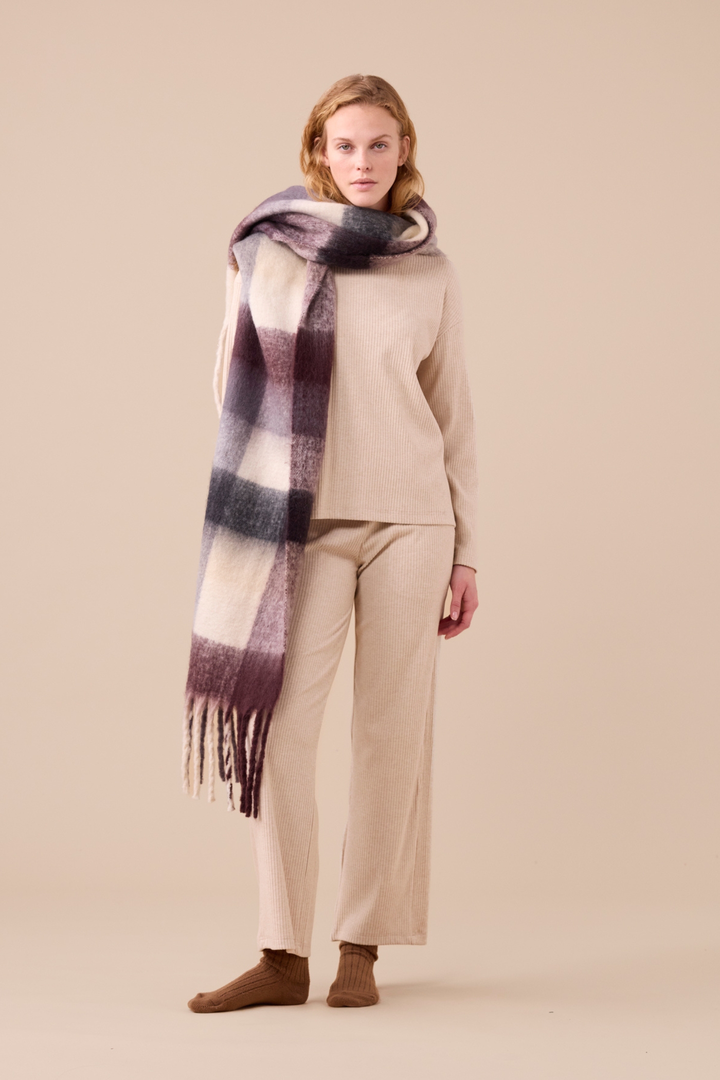 Sciarpone in Poliestere con Frangia