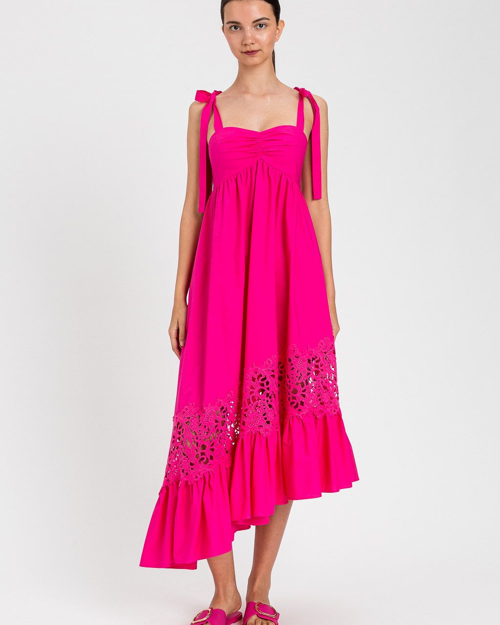 Abito Asimmetrico con Bretelle e Ricamo Crochet