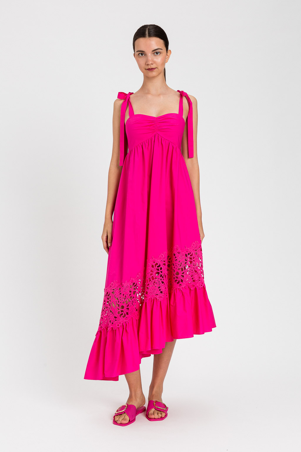 Abito Asimmetrico con Bretelle e Ricamo Crochet