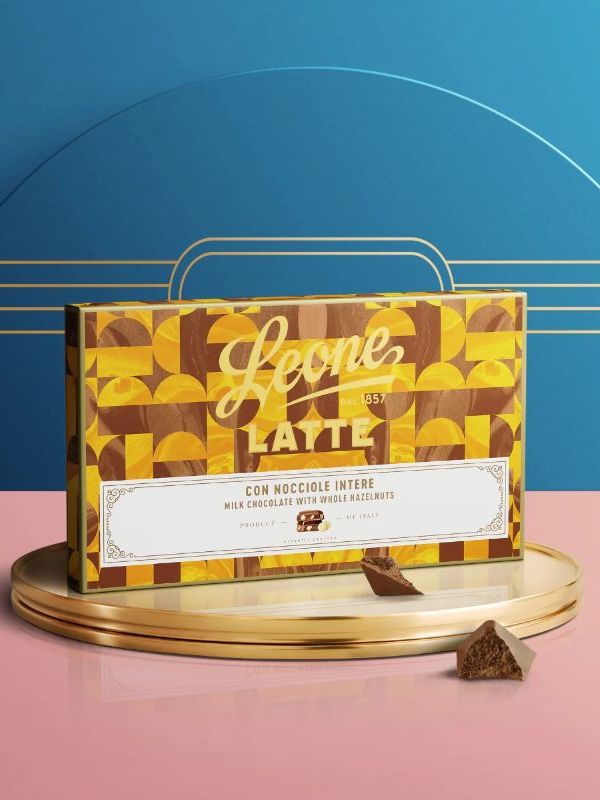 Blocco di Cioccolato al Latte con Nocciole intere 750g